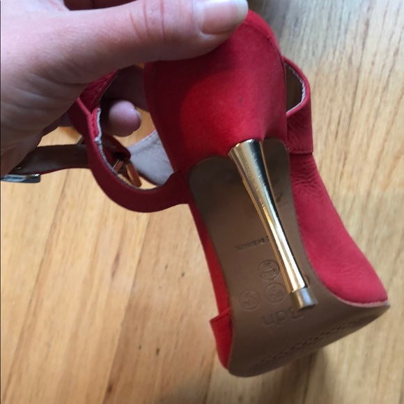 Heels - Picture 3 of 3